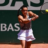 Valentova wins all-Czech final to claim Roland Garros girls' title 
